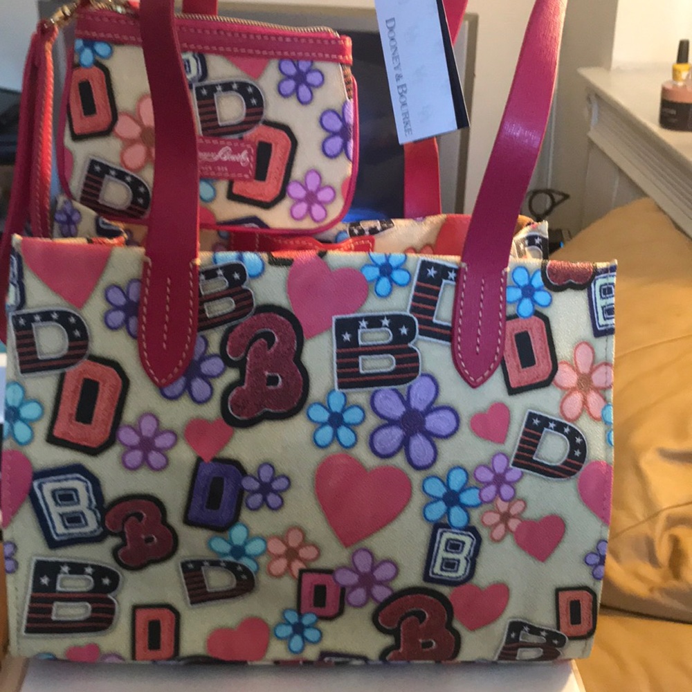 BRAND NEW with Tags Dooney & Bourke BEHP Small Shopper & Medium Wristlet